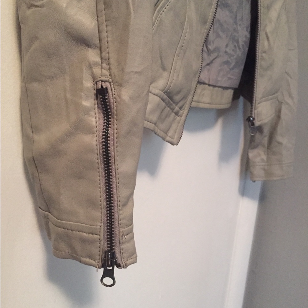 Faux leather jacket - Picture 3 of 7